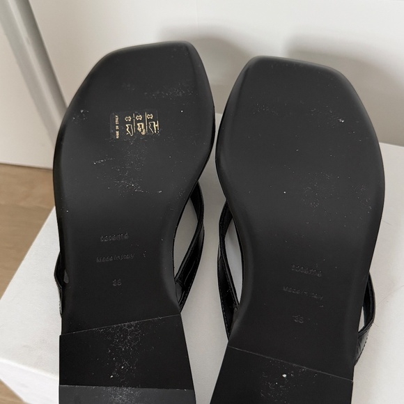 TOTEME Leather flip flops - Picture 4 of 5